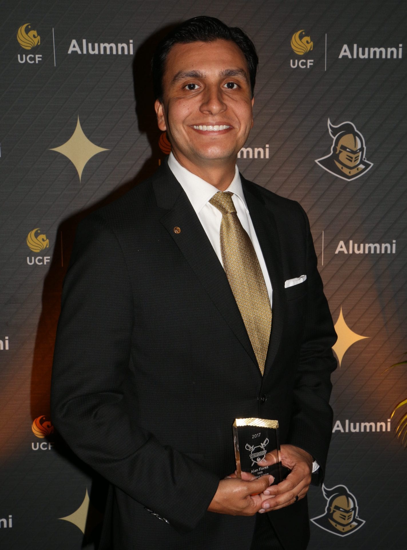 COS Distinguished Alumni Award Winner 2017: Alan Florez - College of ...
